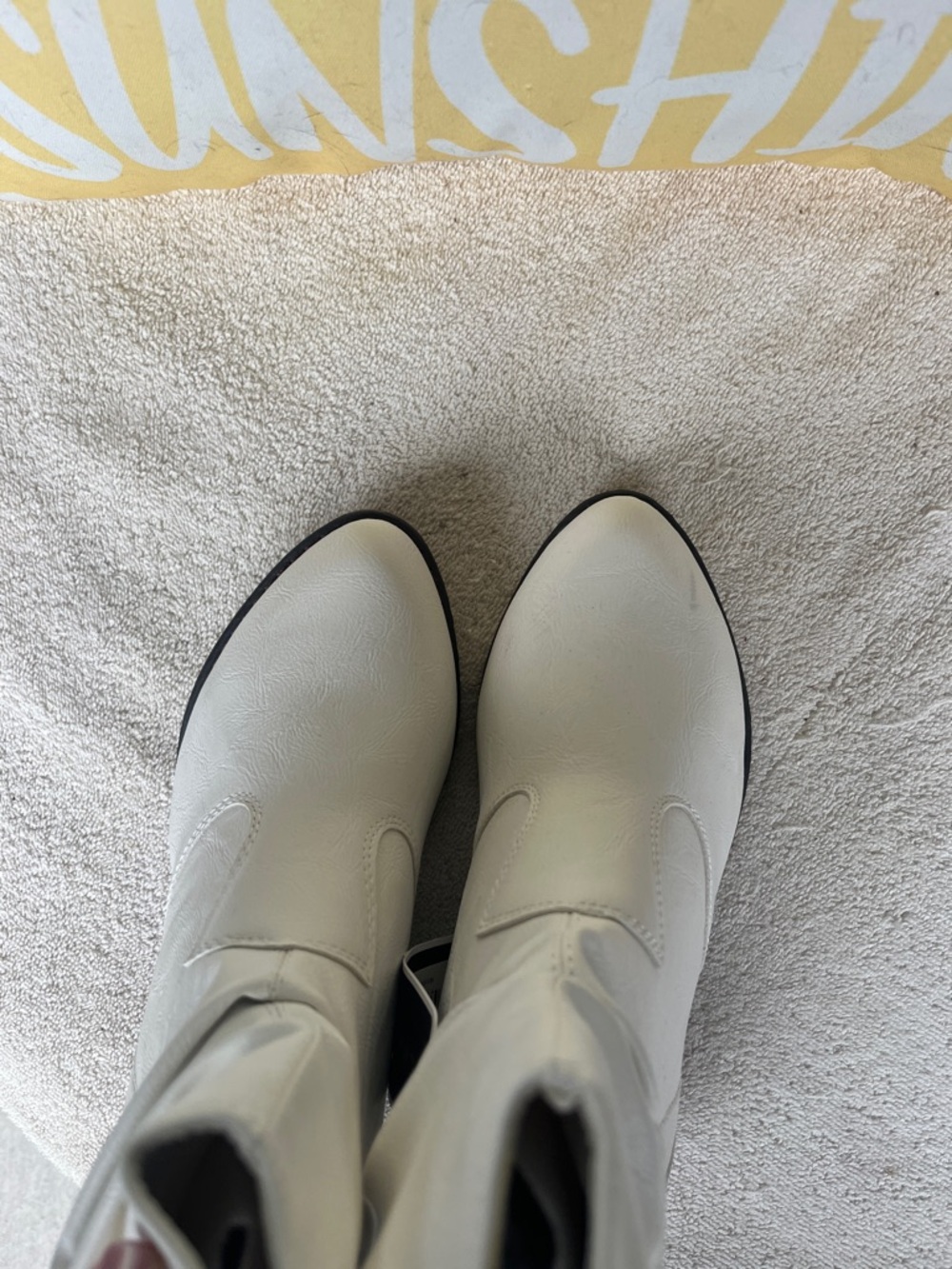 Charles Albert White Pointed-Toe Western Ankle Boots - Picture 5 of 7